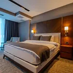 B'istanbul מלון 4*