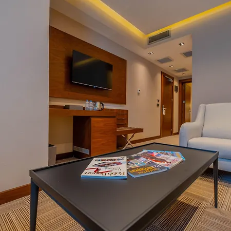Hotel B'istanbul 4*