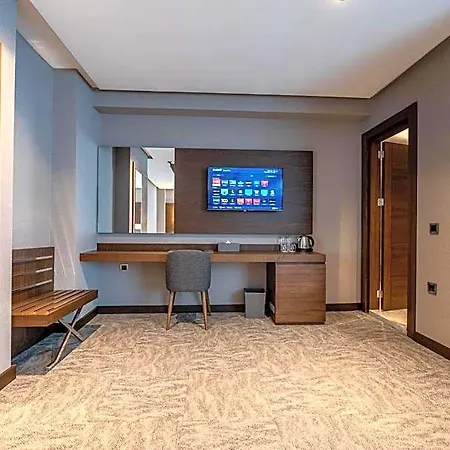 B'istanbul Hotel 4*