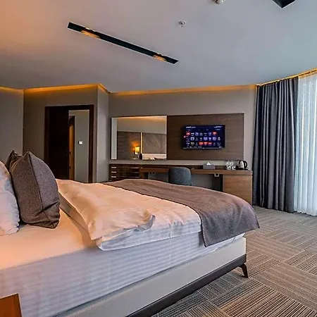 Hotel B'istanbul 4*